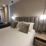 Moderna suite frente al lago cerca a la playa