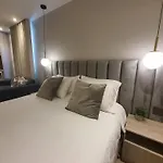 Moderna suite frente al lago cerca a la playa